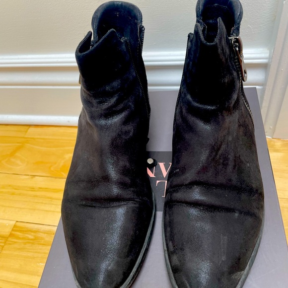 Black Italian leather ankle boots, good grip, size 40 EUR - Picture 2 of 5